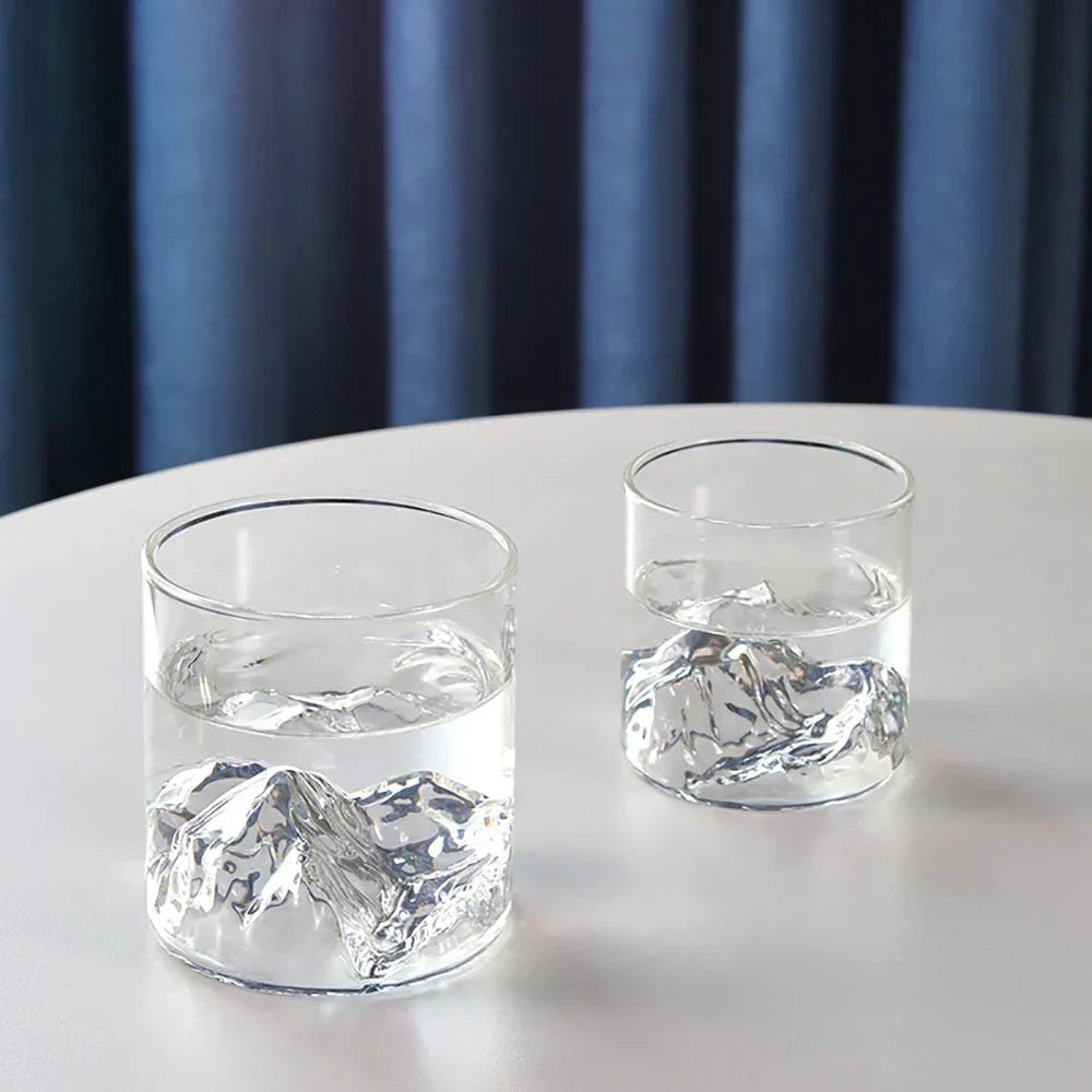 Elegantes 3D-Gebirgsdesign Whiskyglas - Hochwertiges Trinkgefäß für Genussliebhaber 3