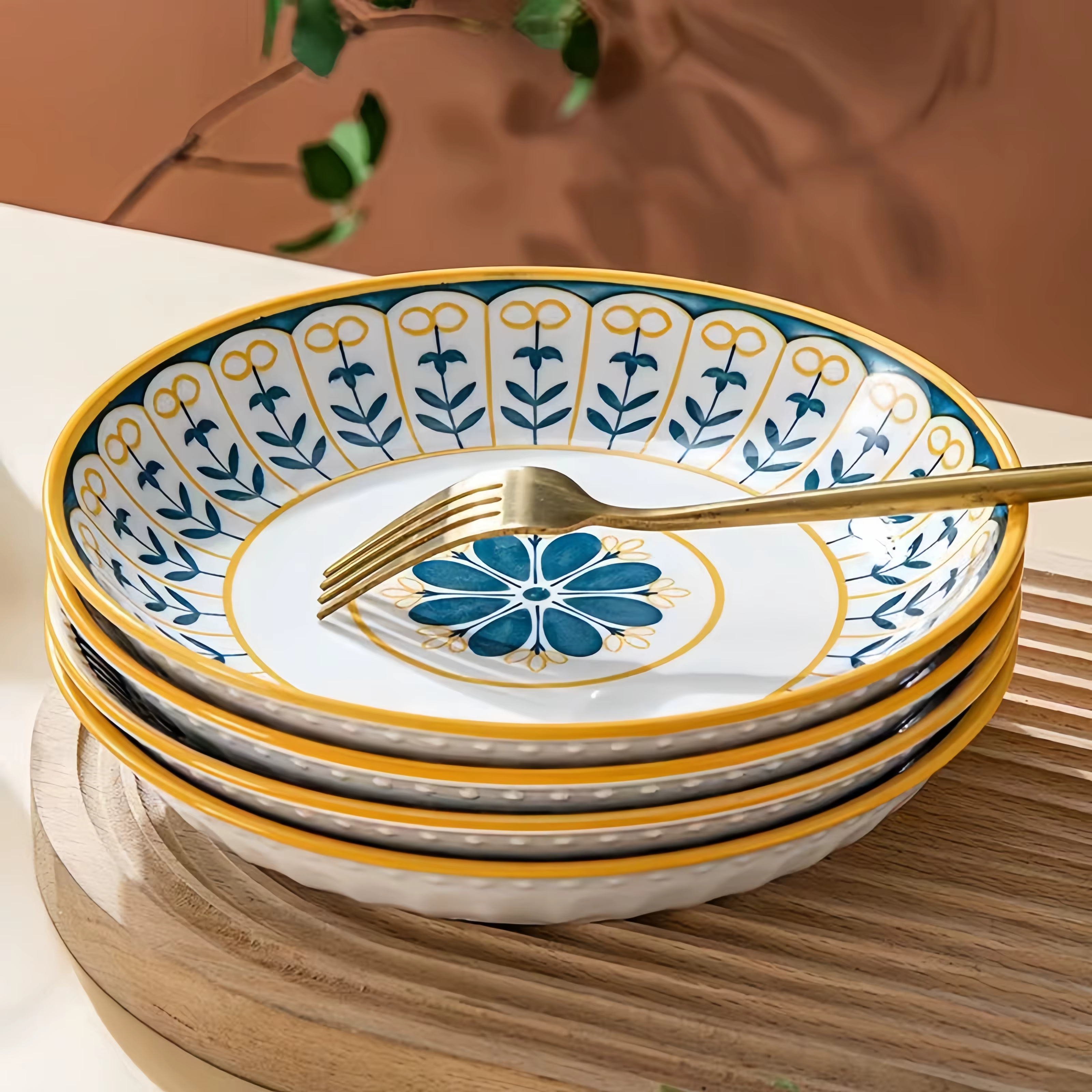 Elegantes Handbemaltes Tellerset - 4er-Set Porzellan in Marineblau mit Golddetails 0