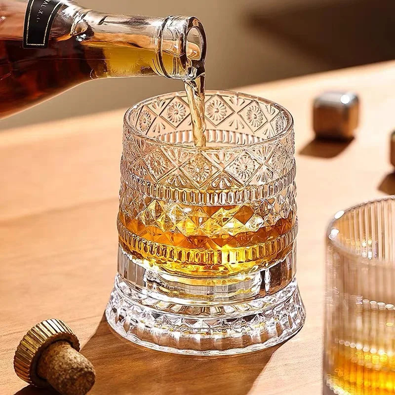 Elegantes Kristall Whiskyglas - 280 ml Rotierendes Design für Stilvollen Genuss 4