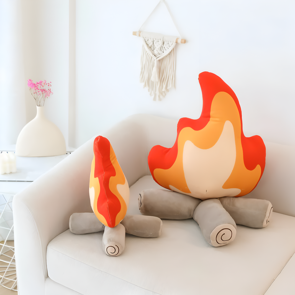 FlamaFluff - Plüsch Lagerfeuer Inspirierte Deko Kissen