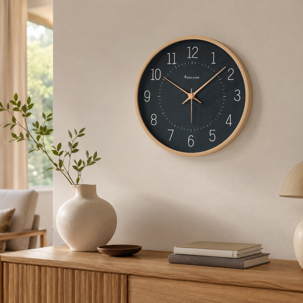 Moderne Wanduhr aus Holz – Ø 30 cm – Leises & geräuschloses Uhrwerk – Skandinavisches Design – Naturholz