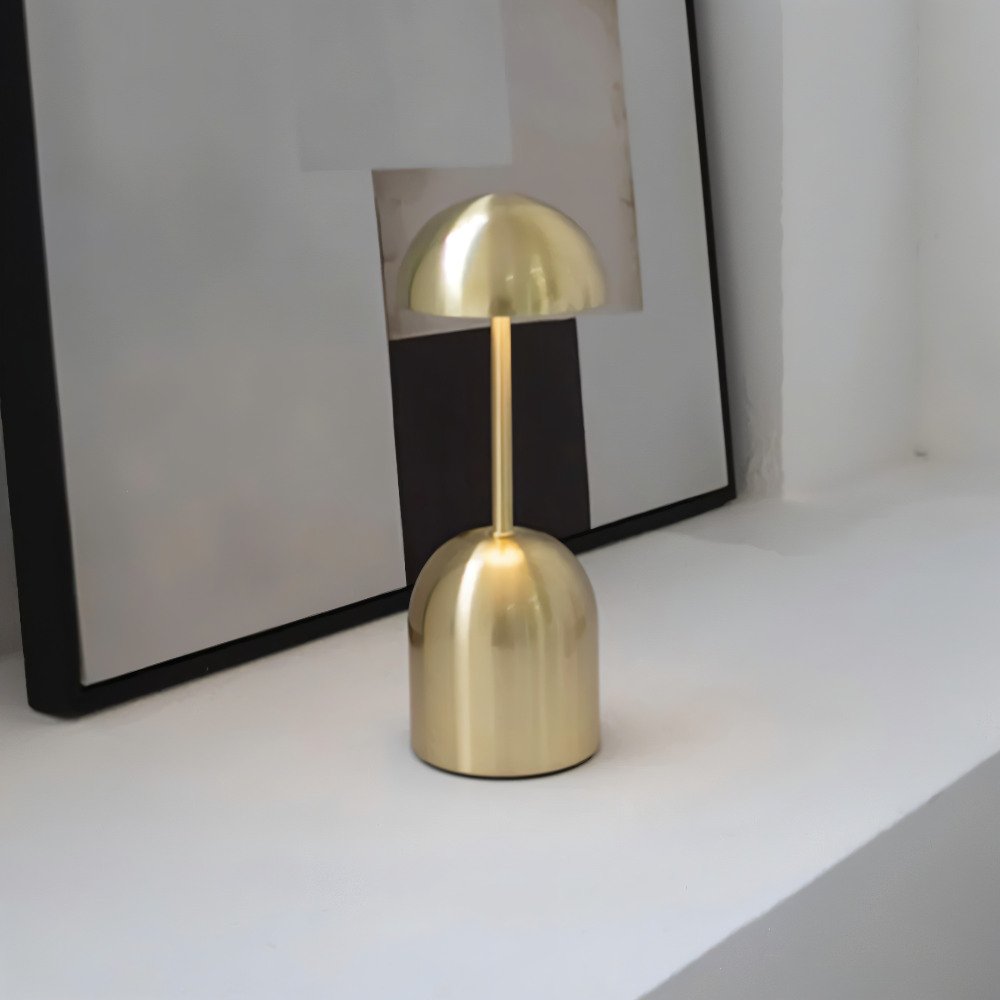 HalfOrb Tischleuchte - Elegante Metallic Kuppel LED Lampe