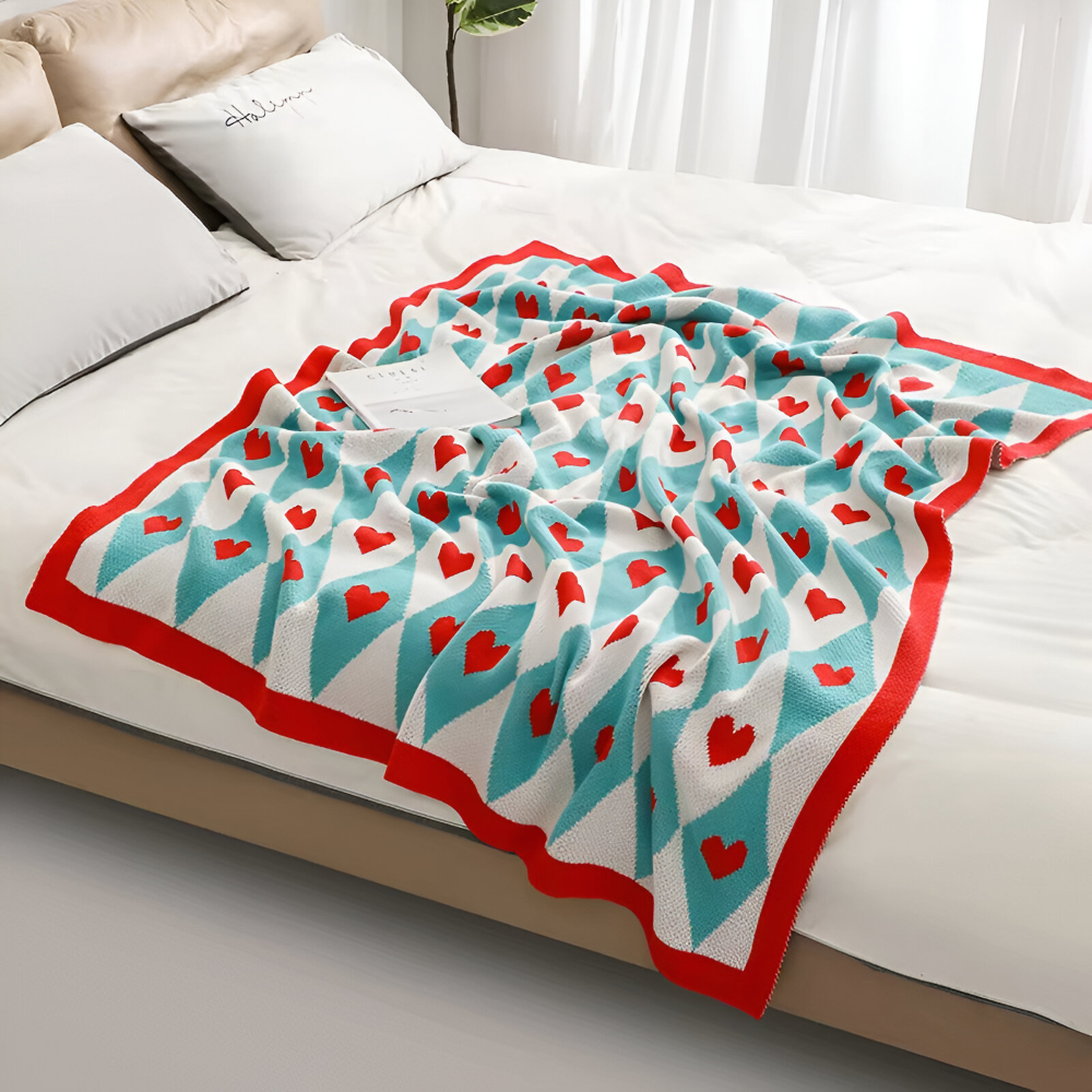 HeartiKnit Plaid - Stilvolle Fleecedecke mit Herzmuster