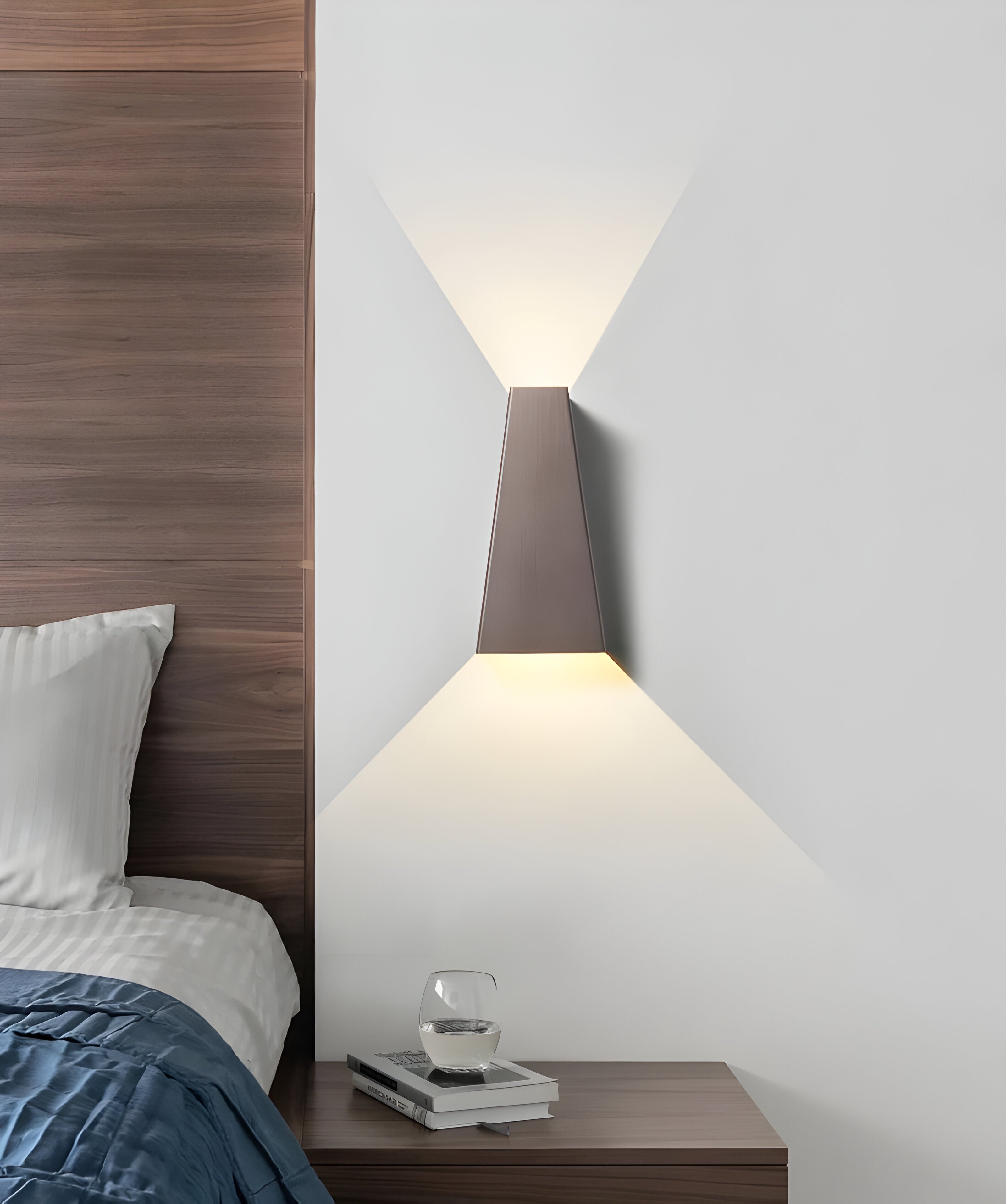 AlumiRay Wandleuchte - Minimalistische Trapezförmige Wandlampe - Up and Down Wall Lights LED