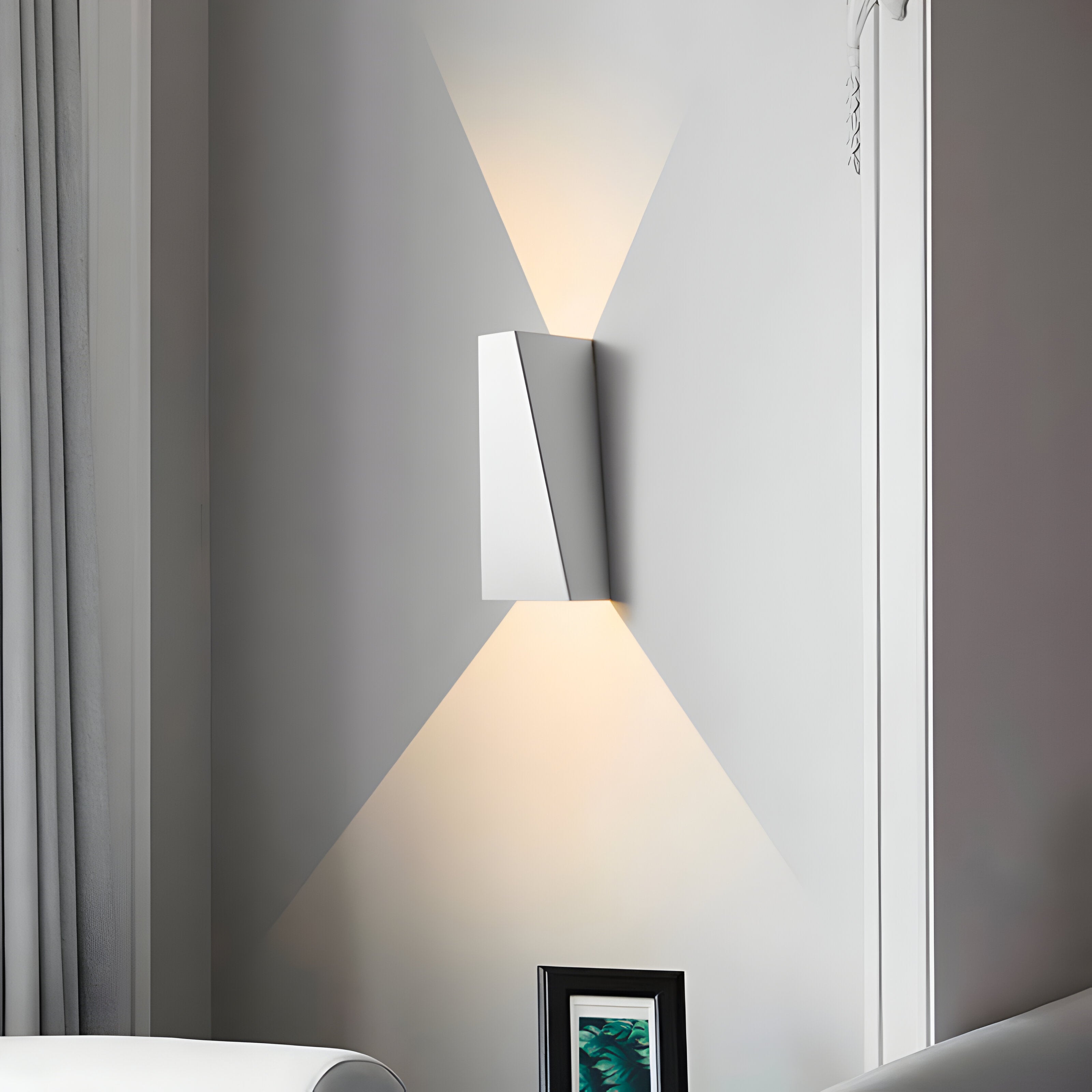 AlumiRay Wandleuchte - Minimalistische Trapezförmige Wandlampe - Up and Down Wall Lights LED