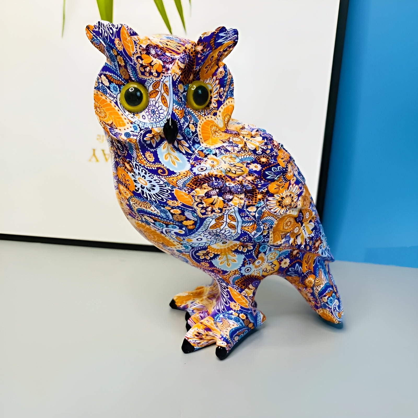 Enchanting Owl - Kunstvolles Kunsthandwerk aus Harz für stilvolle Wohnräume