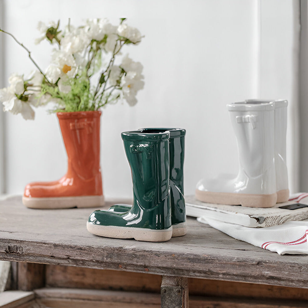 Stylische Keramikvase mit einzigartigem Stiefeldesign – dekorative Blumenvase für modernes Wohnambiente