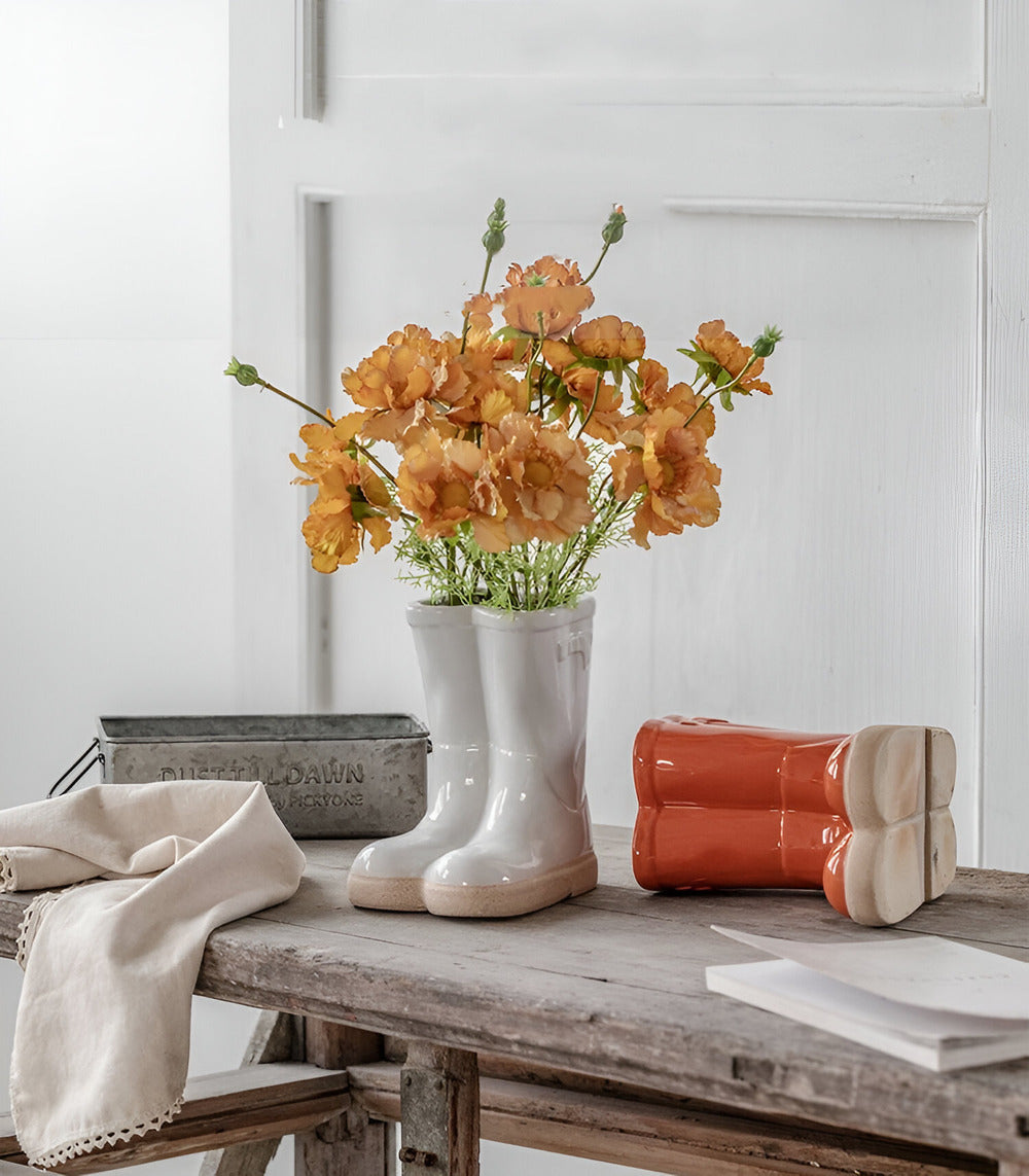 Stylische Keramikvase mit einzigartigem Stiefeldesign – dekorative Blumenvase für modernes Wohnambiente