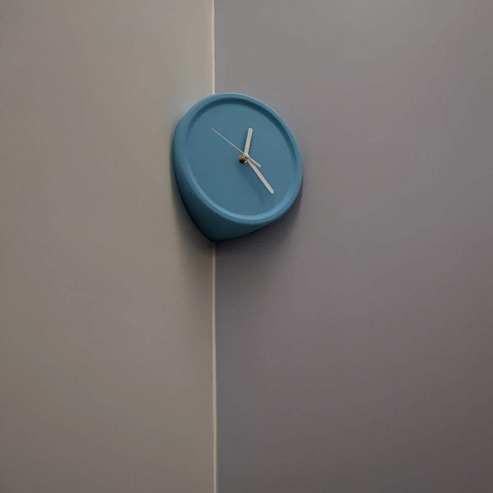 Minimalistische Eckwanduhr 30 cm – Lautlos, Modern für Schlafzimmer & Wohnzimmer