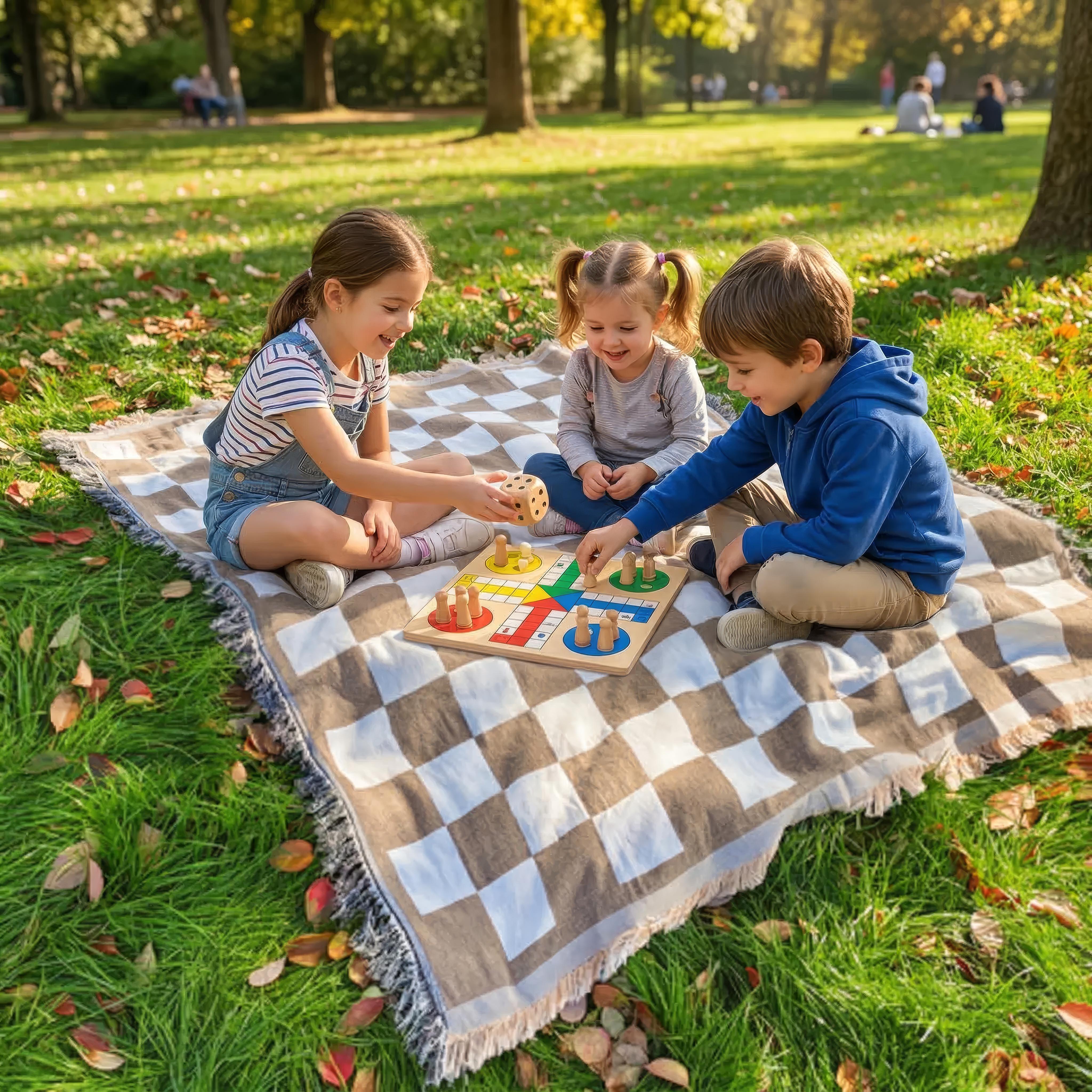 Klassische Karierte Picknickdecke 130x180cm - Weiches Mikrofasermaterial für Outdoor und Zuhause 6