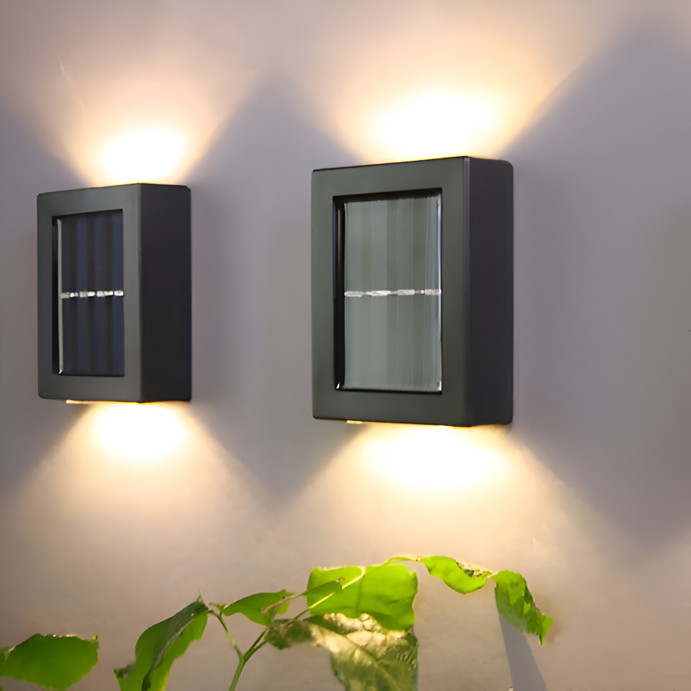 LumiSun Solar-Wandleuchte - Solarbetriebene Außenlampe mit Zwei Strahlen