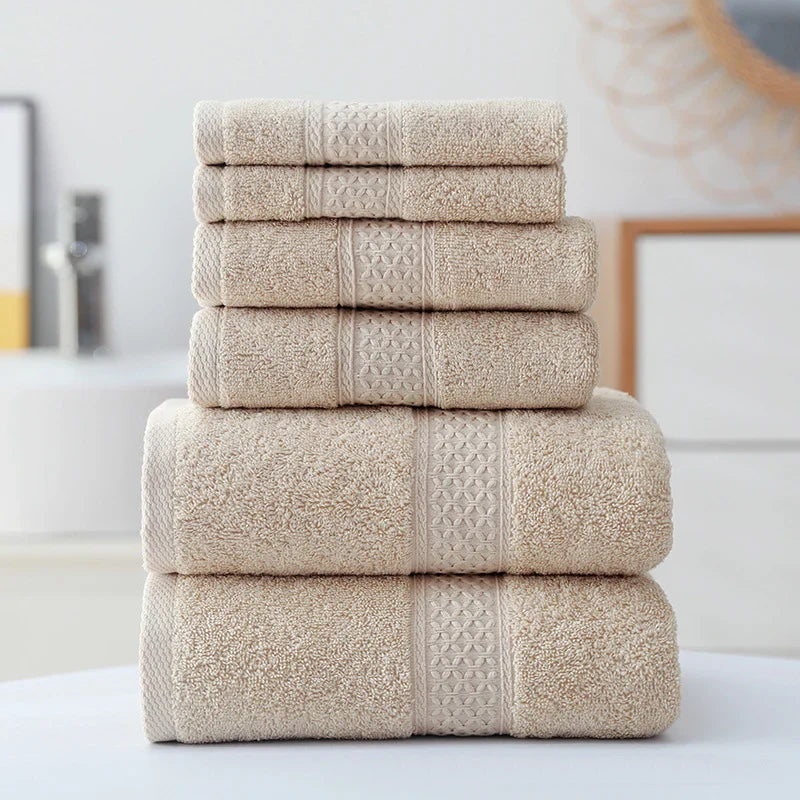 Minimalist 3-Piece Handtuchset - Ultraweiche Bio-Baumwolle in Elegantem Design 1