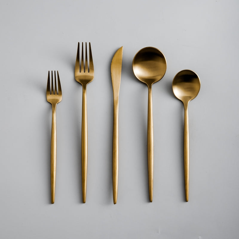 Minimalistisches Besteckset - Hochwertiger Edelstahl Gold für Elegante Anlässe 0