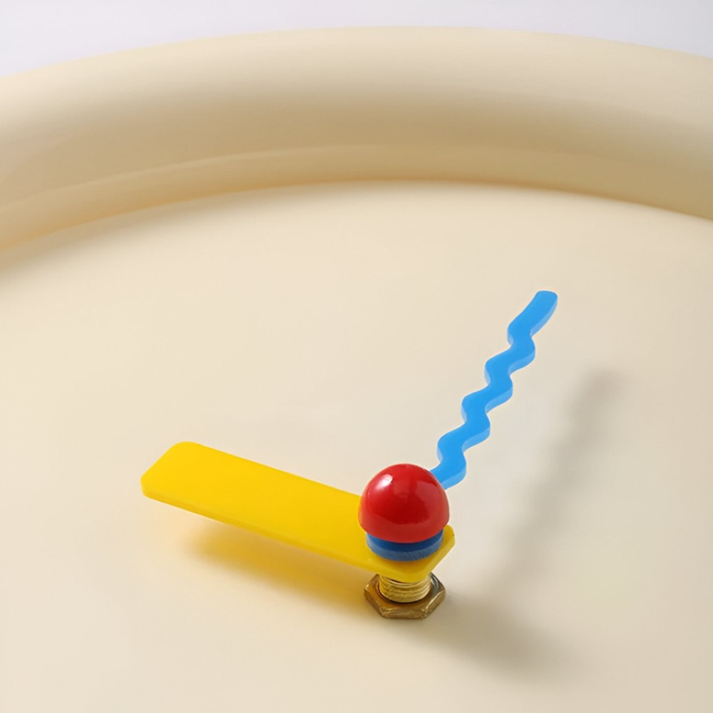 Moderne Design-Wanduhr Ø 30 cm – Kunststoff in verschiedenen Farben für das Wohnzimmer