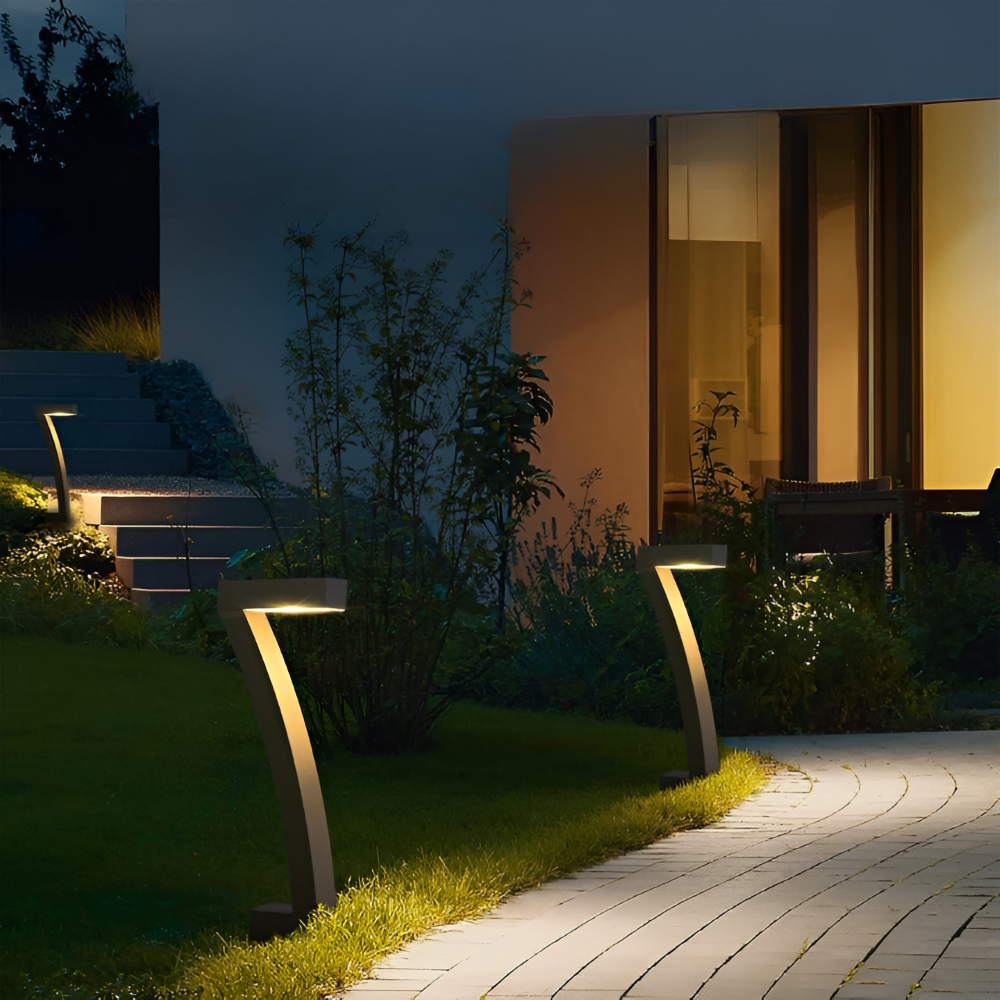 Set aus 2/4/6 modernen Solar Gartenbeleuchtung - Schwarze Außenbeleuchtung, 15 Lumen Warmweißes Licht, Wasserdichtes Design