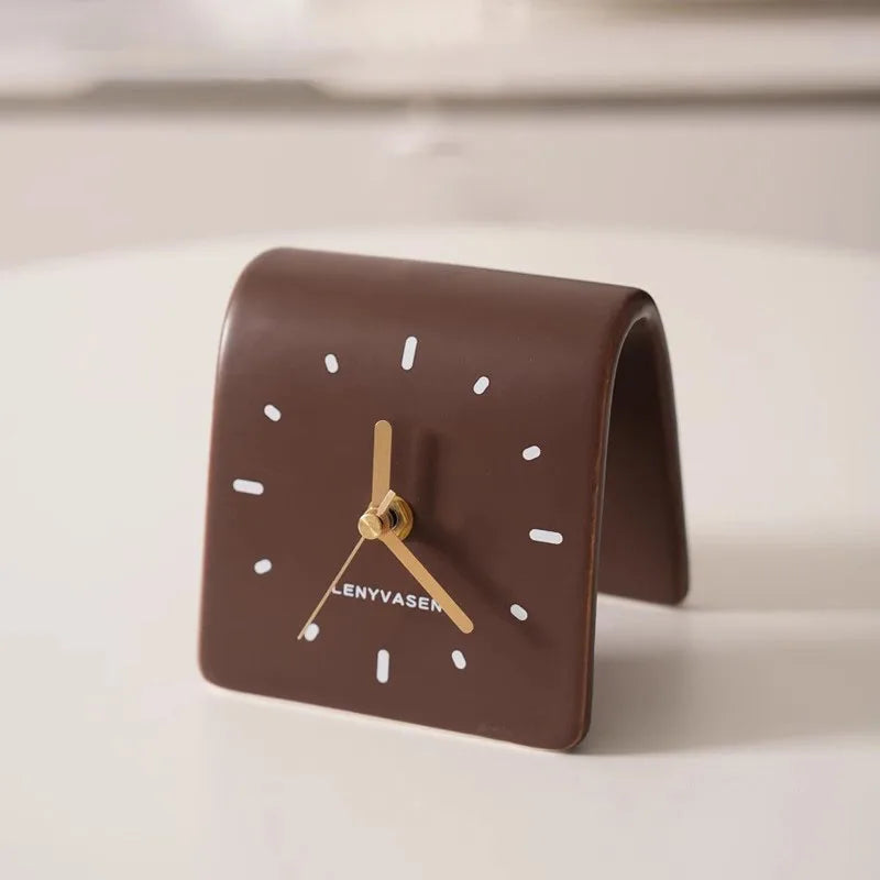 Moderne Keramik Schreibtischuhr - Mattbraun Elegantes Design für Ruhe und Stil 10