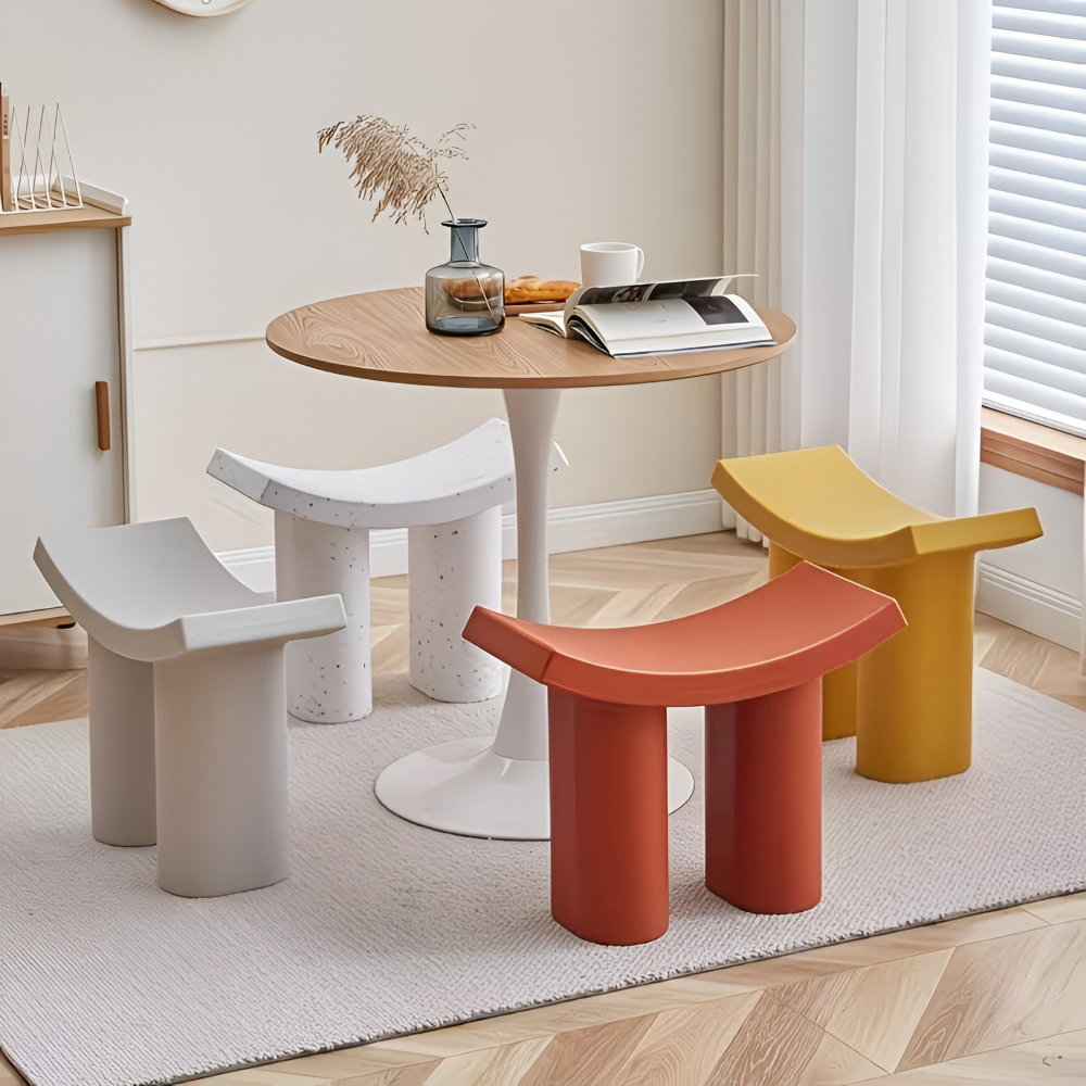 Nordic Contemporary Sitzhocker - Robuster Kunststoff in Bunt für Modernes Wohnambiente
