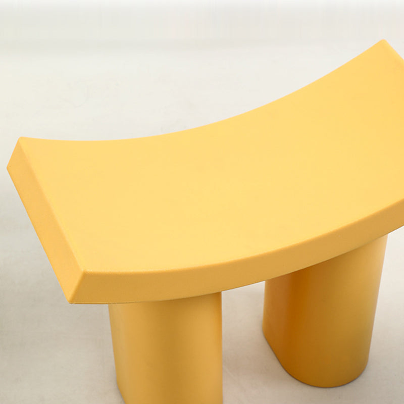 Nordic Contemporary Sitzhocker - Robuster Kunststoff in Bunt für Modernes Wohnambiente 6