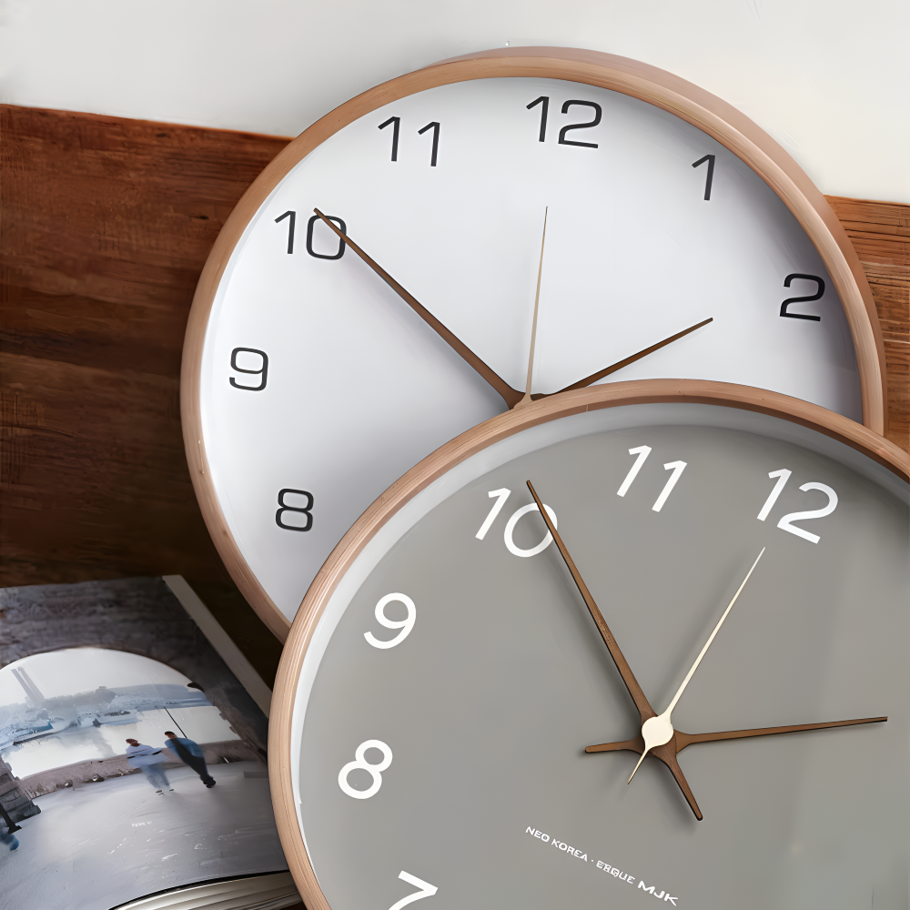 Orbs Uhr - Graue/Weiße Runde Wanduhr aus Kunststoff