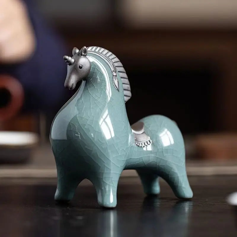 Rustikale Keramik Pferdeornamente - Elegante Akzente für Wohnzimmer und Foyer 0