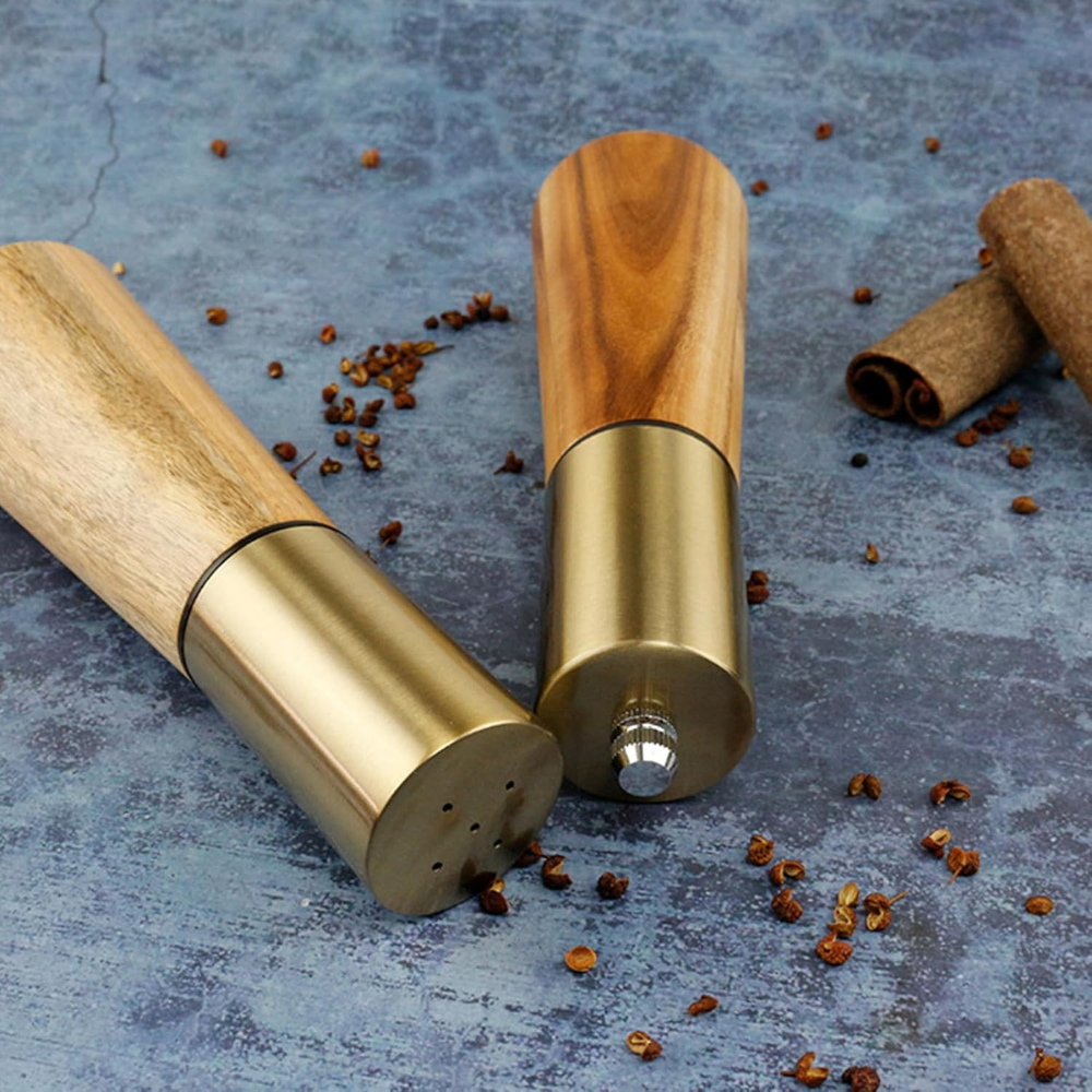 Salz- und Pfeffermühle Set aus Akazienholz – Handgefertigte Gewürzmühlen mit Messingdetails für Küche & Esstisch