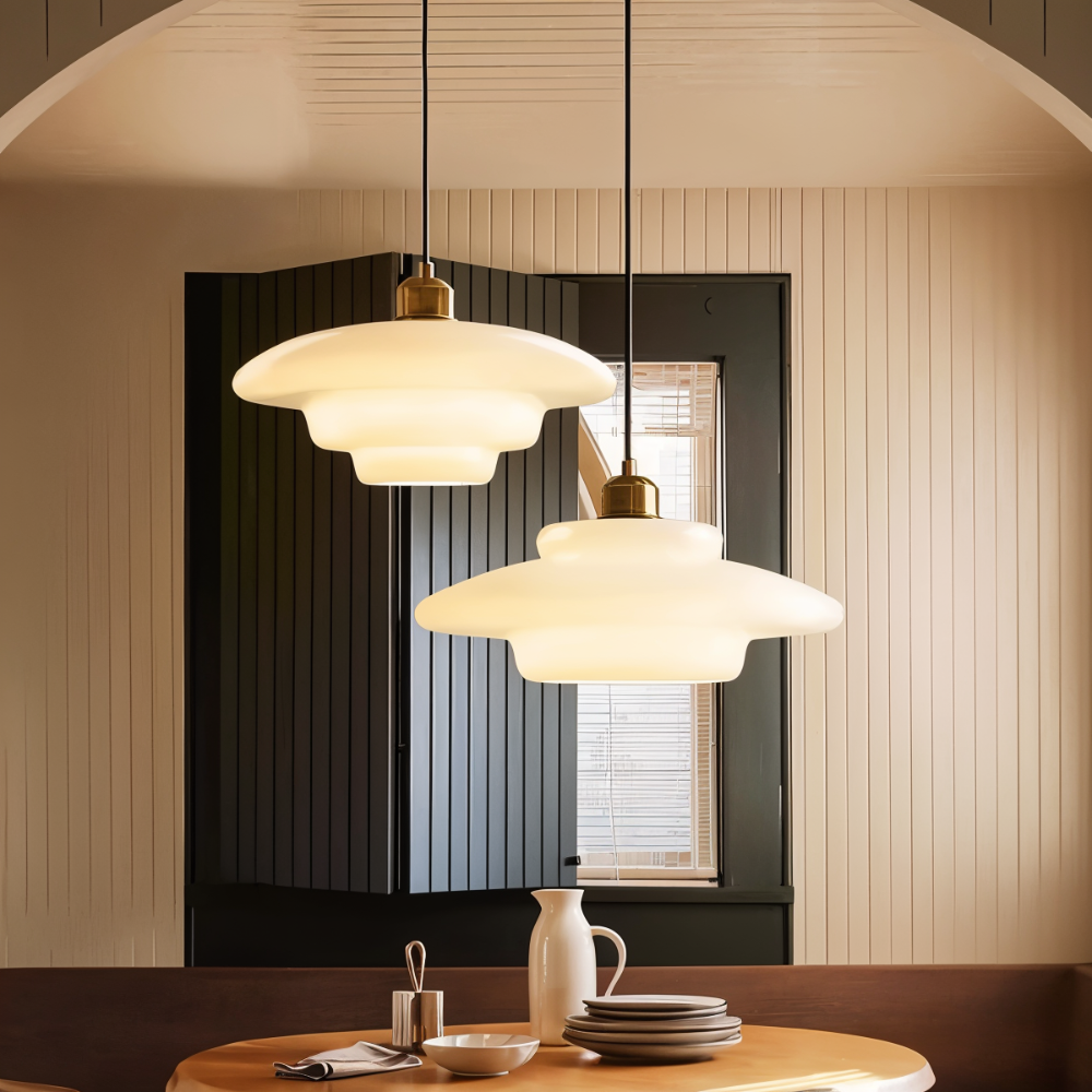 Scandinavian Dream - Nordische Pendelleuchte aus Milchglas mit Schichten