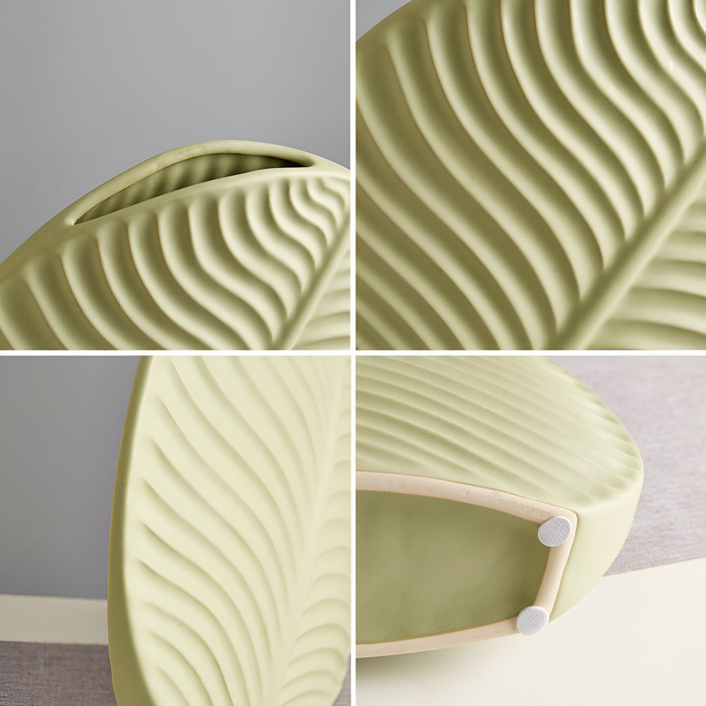 Skandinavische Handgefertigte Keramikvase für Blumenarrangements