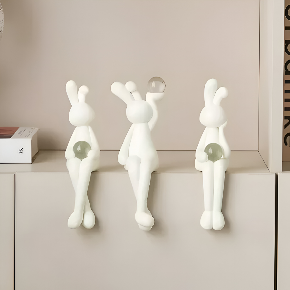 Glänzend Weißer Osterhase - Harz Hase Figur mit Kristallkugel für Osterdeko