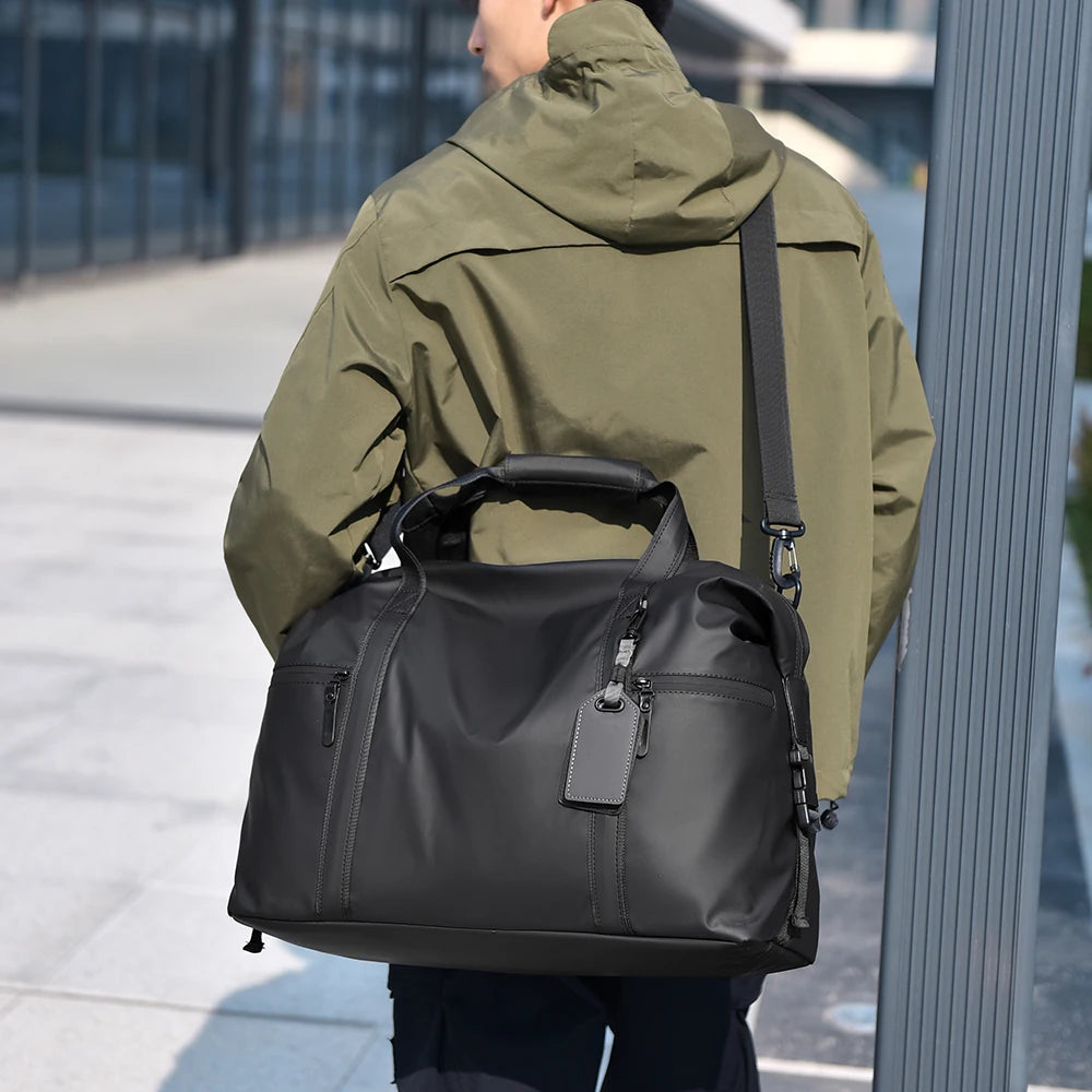 Sportliche PU Sporttasche - Elegante Schwarze Fitness- und Reisetasche mit Verstellbarem Schultergurt 5