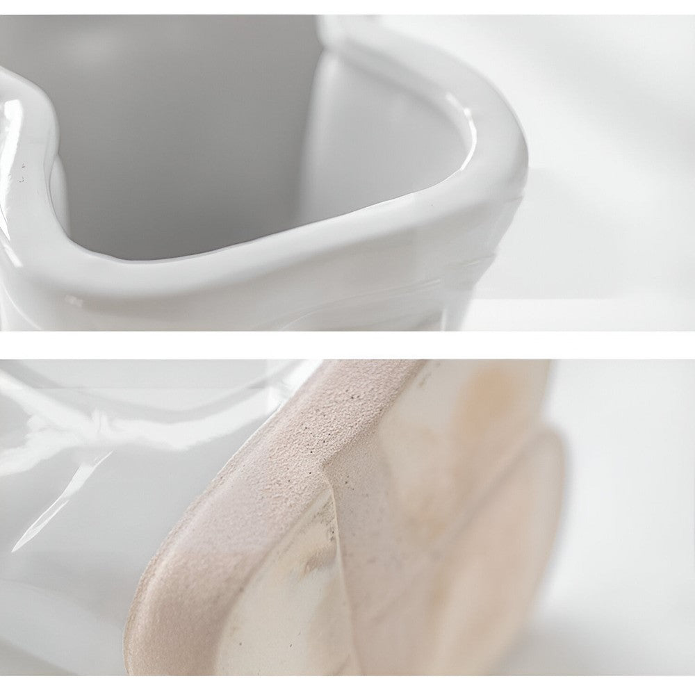 Stylische Keramikvase mit einzigartigem Stiefeldesign – dekorative Blumenvase für modernes Wohnambiente