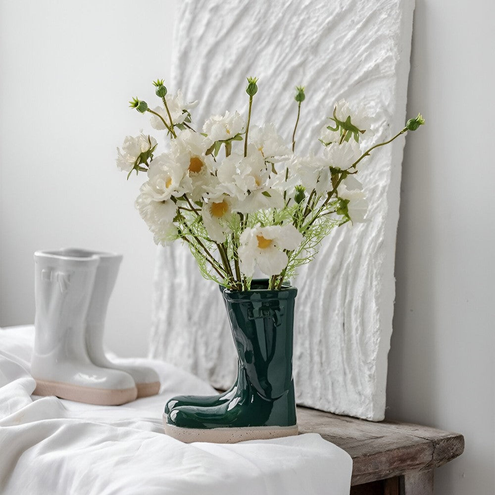 Stylische Keramikvase mit einzigartigem Stiefeldesign – dekorative Blumenvase für modernes Wohnambiente