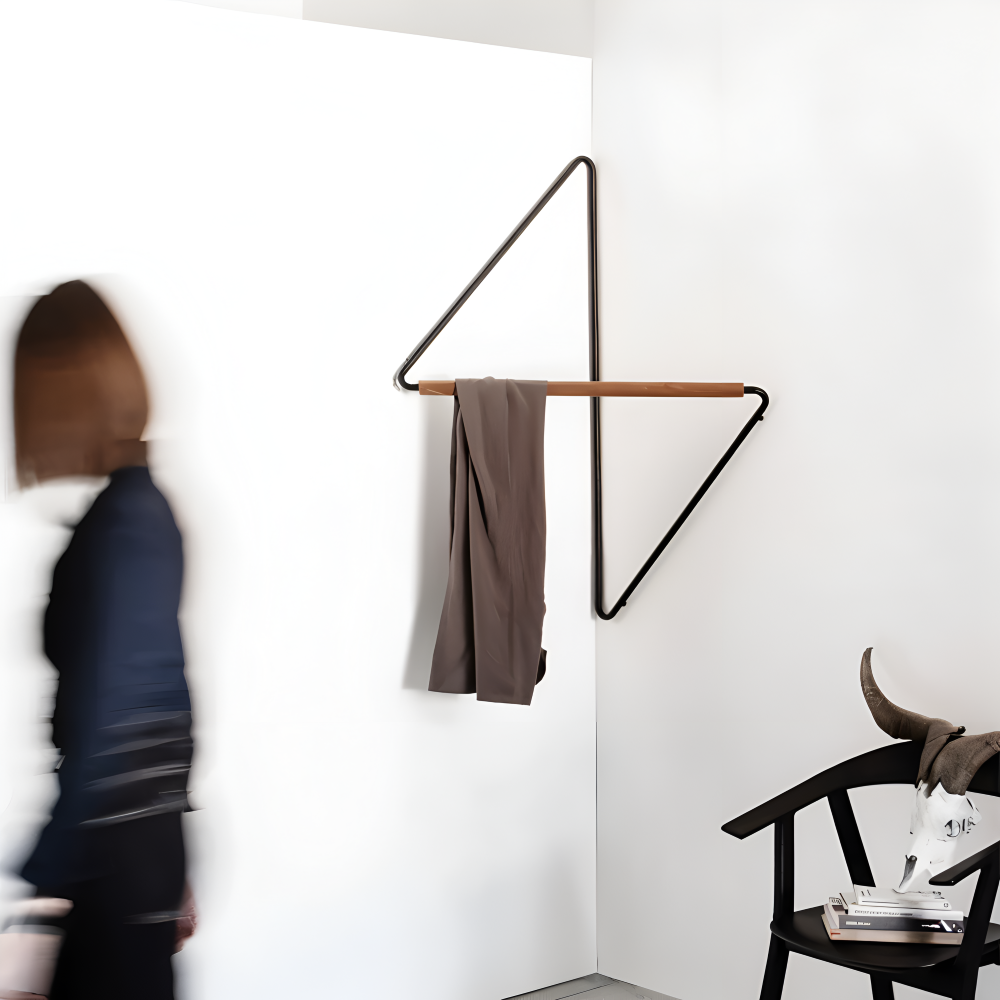 Triad Garderobenständer -  Geometrische Mehrzweck Garderobe aus Metall