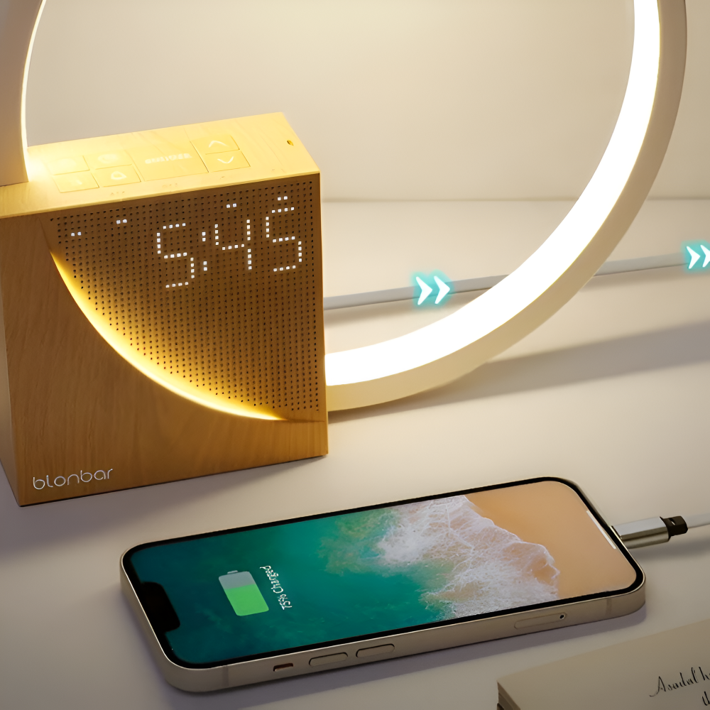 UnivSync - Multifunktionale Nachttischlampe mit USB-Anschluss, Snooze Funktion und Wake Up Licht