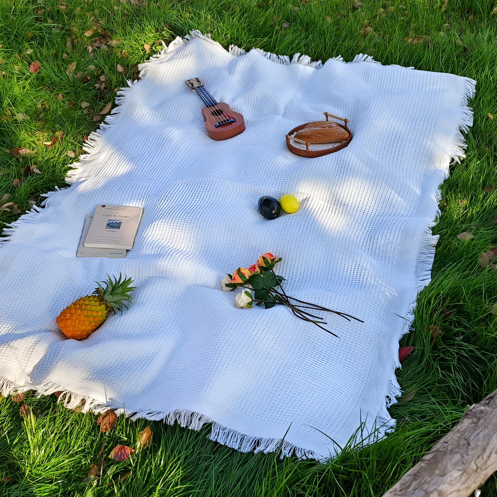 Weiße Boho Picknickdecke mit Quasten – 90x150cm, Baumwoll-Mix Outdoor Matte, Waschbar