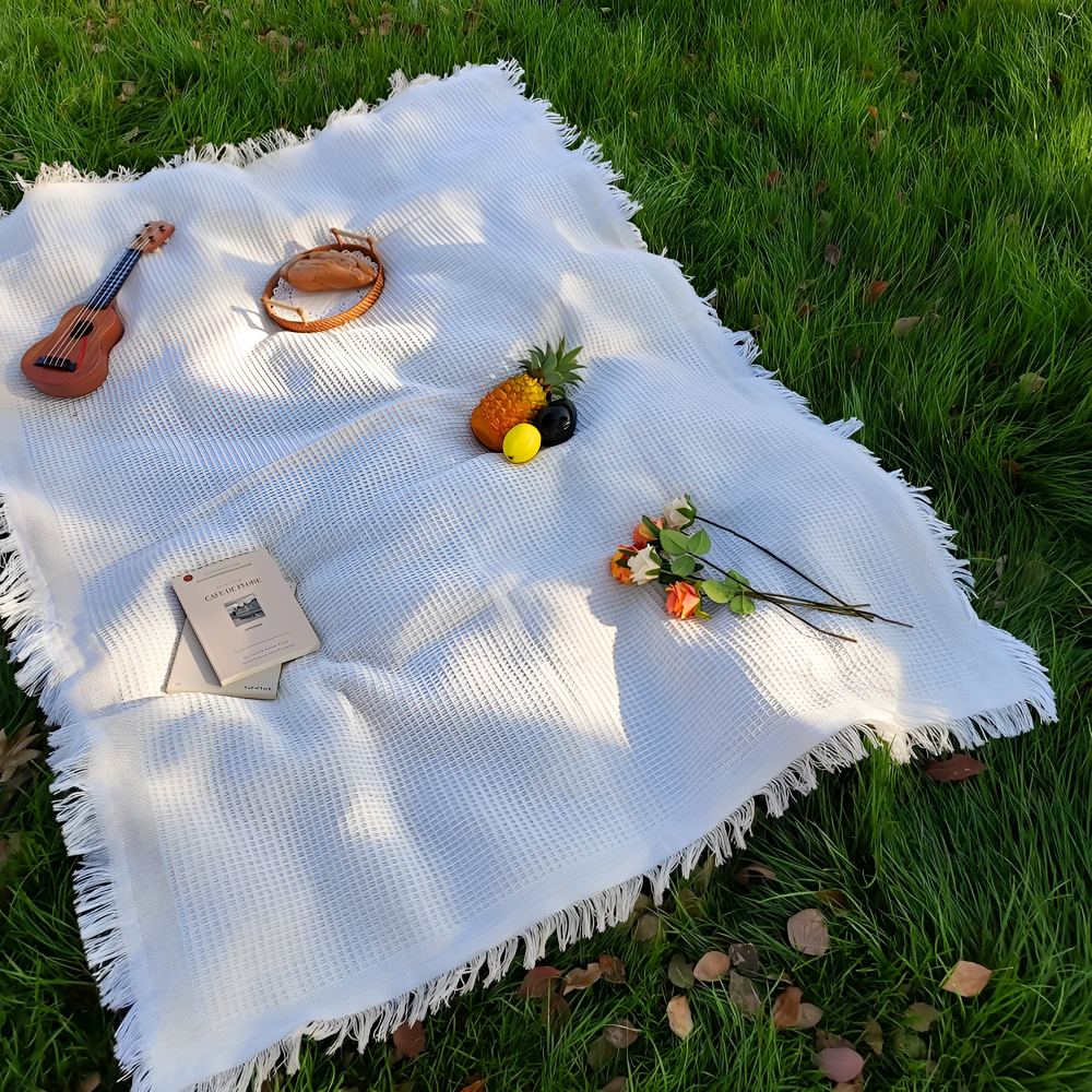Weiße Boho Picknickdecke mit Quasten – 90x150cm, Baumwoll-Mix Outdoor Matte, Waschbar
