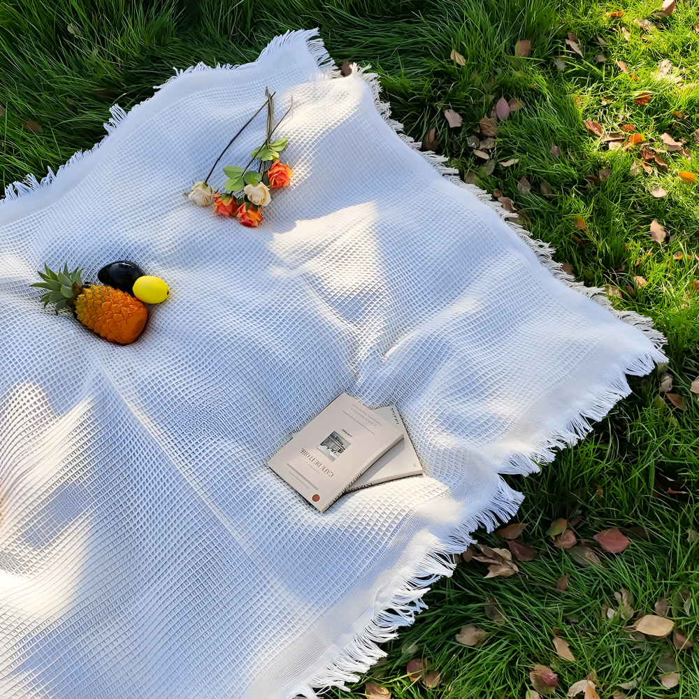 Weiße Boho Picknickdecke mit Quasten – 90x150cm, Baumwoll-Mix Outdoor Matte, Waschbar