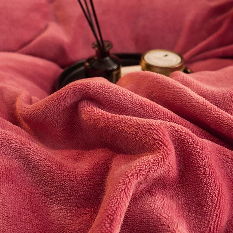 Detail des weichen Flanellstoffs in Rosa