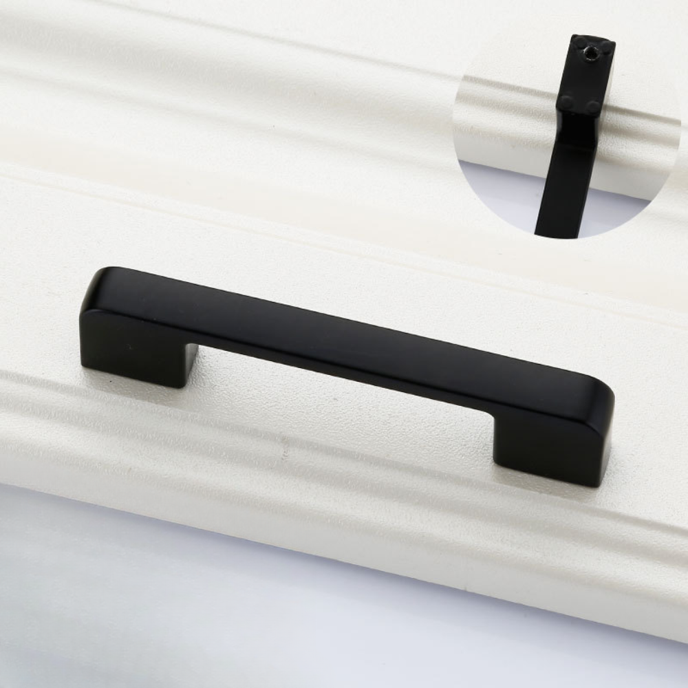 Schwarzer Bügelgriff 9013 aus Edelstahl, Lochabstand 96 mm