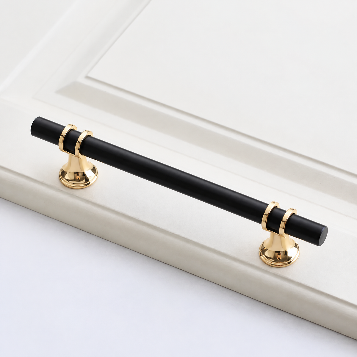 Möbelgriff Schwarz-Gold mit Lochabstand 128 mm