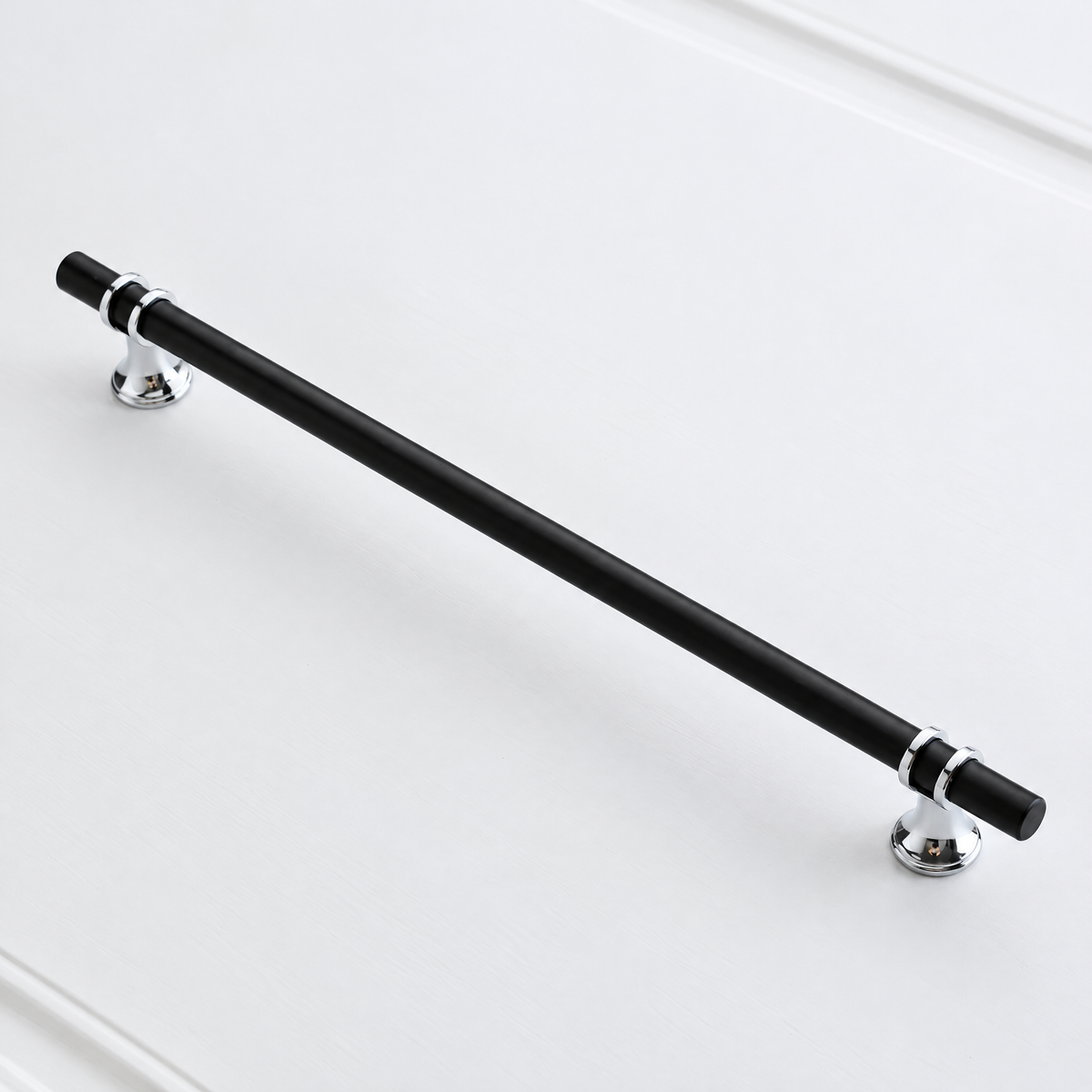 Möbelgriff Schwarz-Silber mit Lochabstand 256 mm