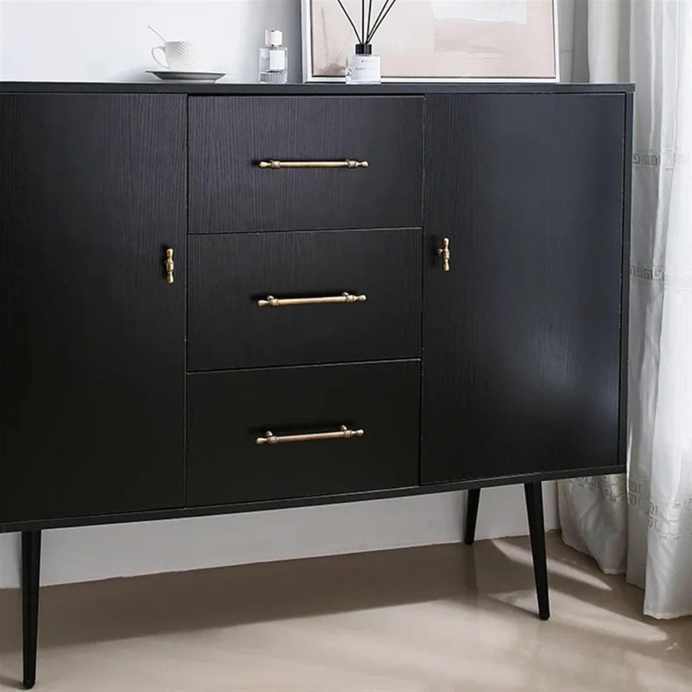 Schwarze Kommode mit Vintage Griffen in Antik-Messingoptik